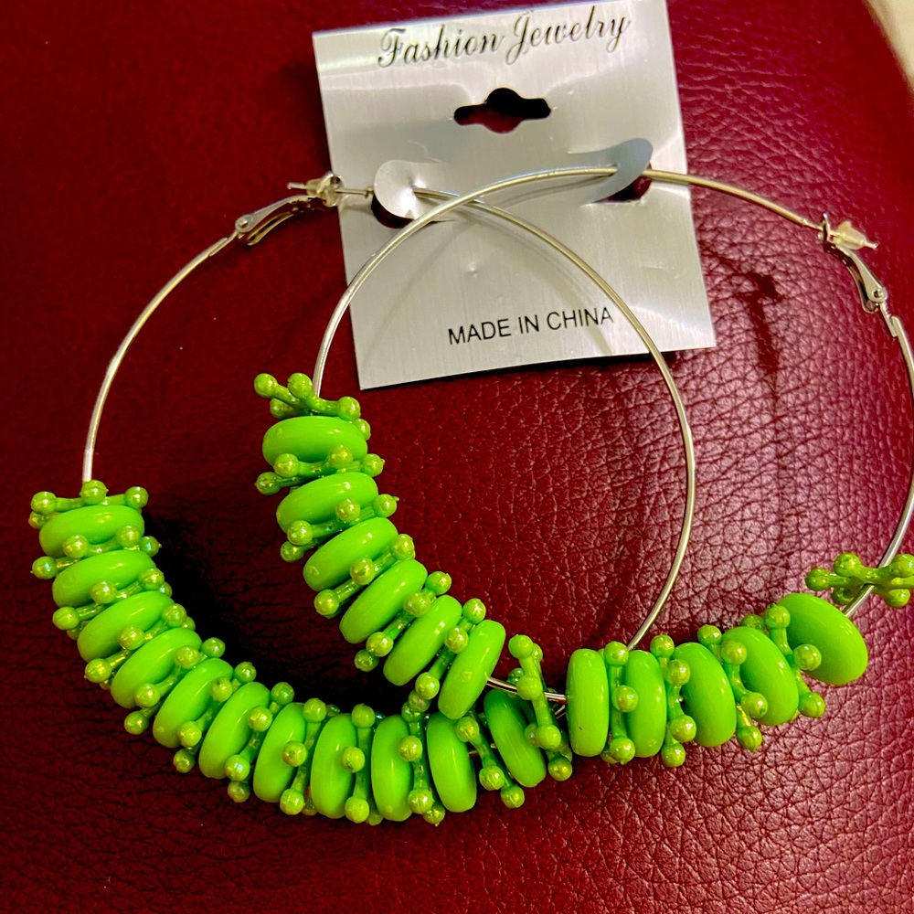 NWT large Hoop Earrings - Green 💚!!!
